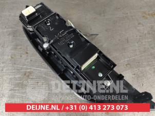 Toyota Yaris Cross Kombischalter Fenster O729422 foto 2