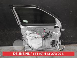 Toyota Yaris Cross Tür 4-türig links vorne O729423 foto 2