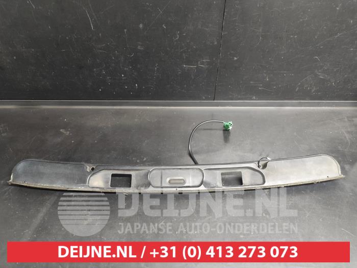 Suzuki Swift Handgreep Achterklep O729692