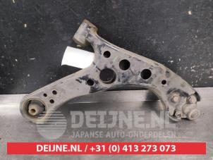 Toyota Corolla Front lower wishbone, left O730019 photo 2