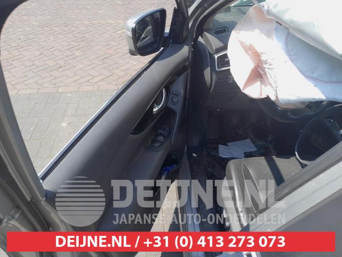Nissan Qashqai Multi-functional window switch O730043