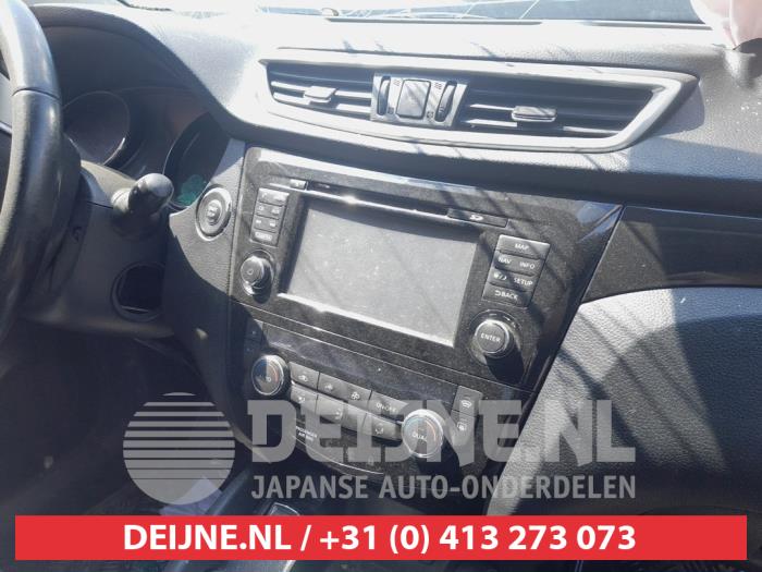 Nissan Qashqai Heater control panel O730073
