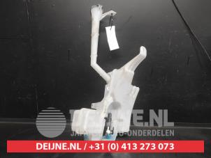 Nissan Juke Front windscreen washer reservoir O730089 photo 2