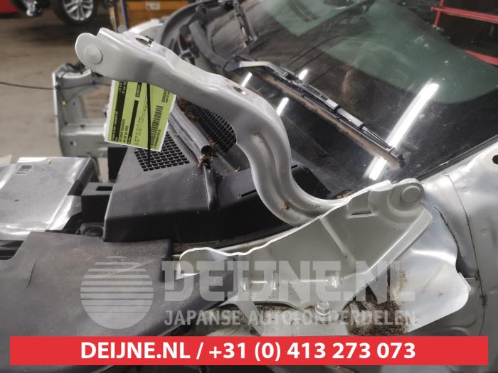 Kia EV3 Motorkap Scharnier O730125