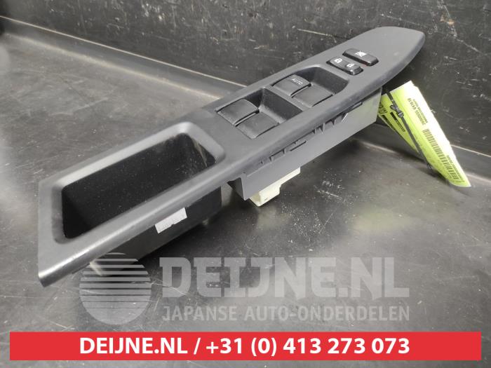 Toyota Yaris Kombischalter Fenster O730405