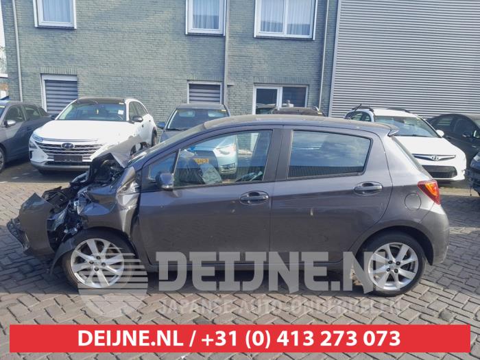 Toyota Yaris Türscheibe 4-türig links vorne O730407