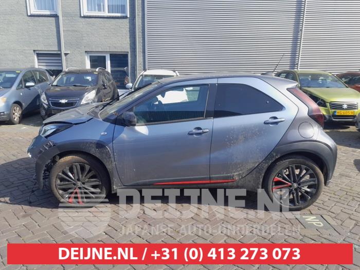 Toyota Aygo X Portierruit 4Deurs links-voor O730453