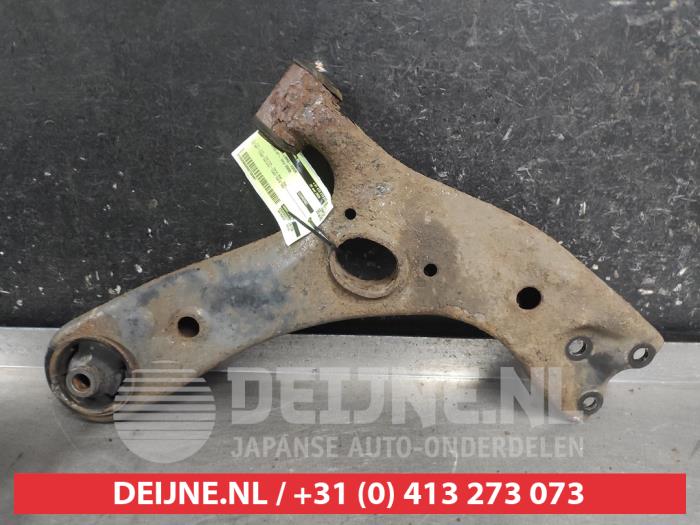 Toyota Auris Draagarm onder links-voor O730487