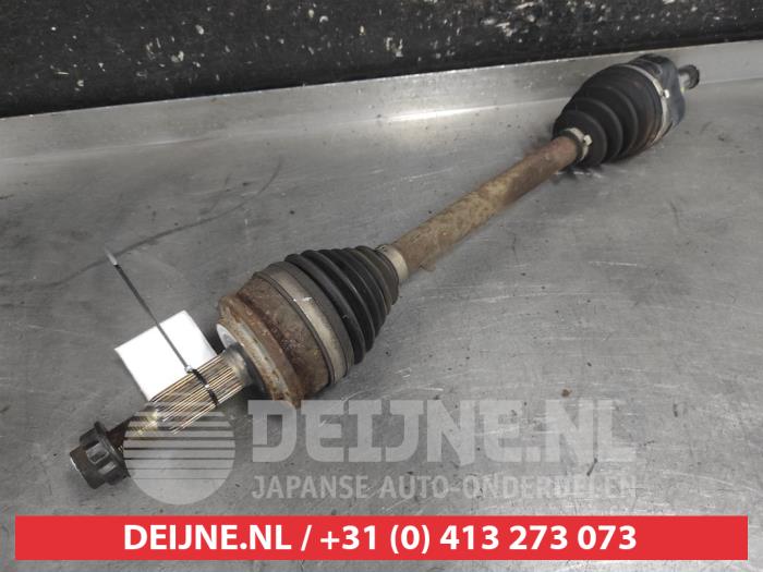 Toyota Auris Aandrijfas links-voor O730490