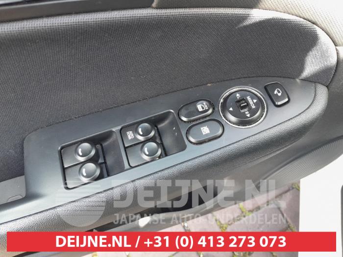 Hyundai I30 Combischakelaar ramen O730523