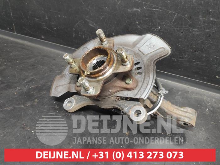 Suzuki Swift Fusee rechts-voor O730581