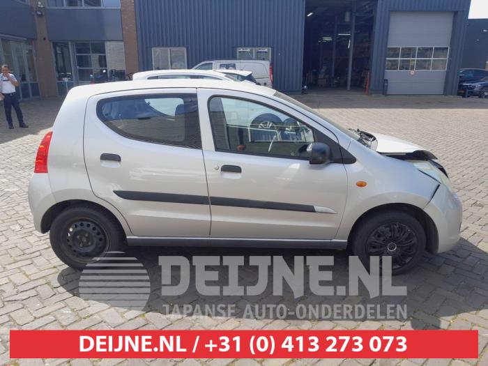 Suzuki Alto Tür 4-türig rechts vorne O730648