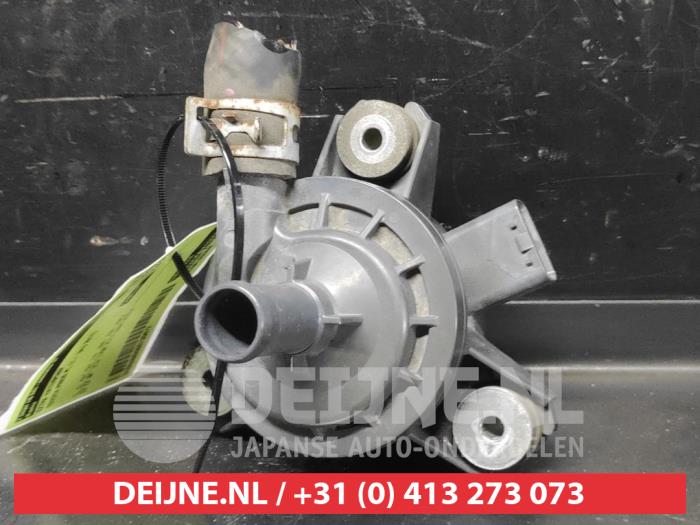 Toyota Prius Plus Additional water pump O730672