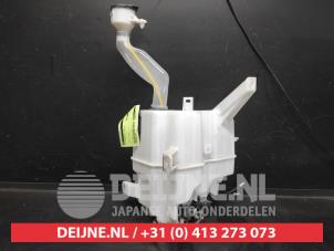 Toyota Prius Plus Scheibensprühertank vorne O730675 foto 2