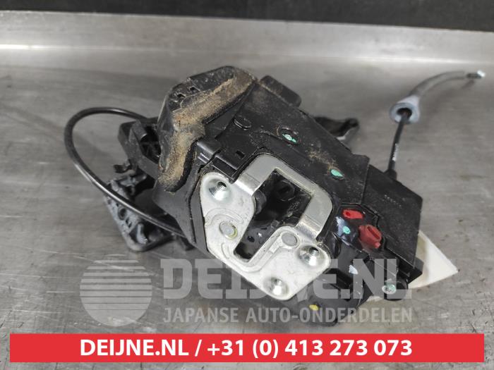Hyundai IX20 Türschlossmechanik 4-türig links hinten O730756