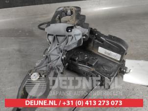 Hyundai IX20 Deurslot Mechaniek 4Deurs links-achter O730756 foto 2