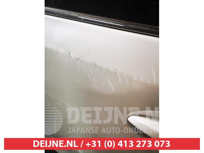 Lexus CT 200h Rear door 4-door, left O730892