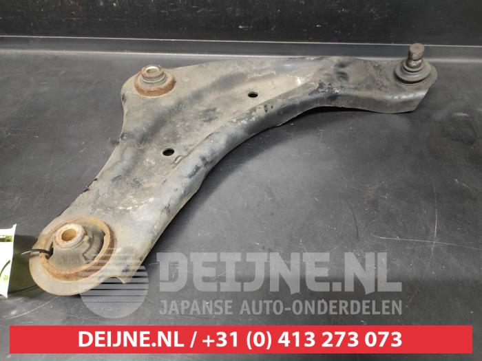 Nissan Juke Front lower wishbone, right O730923