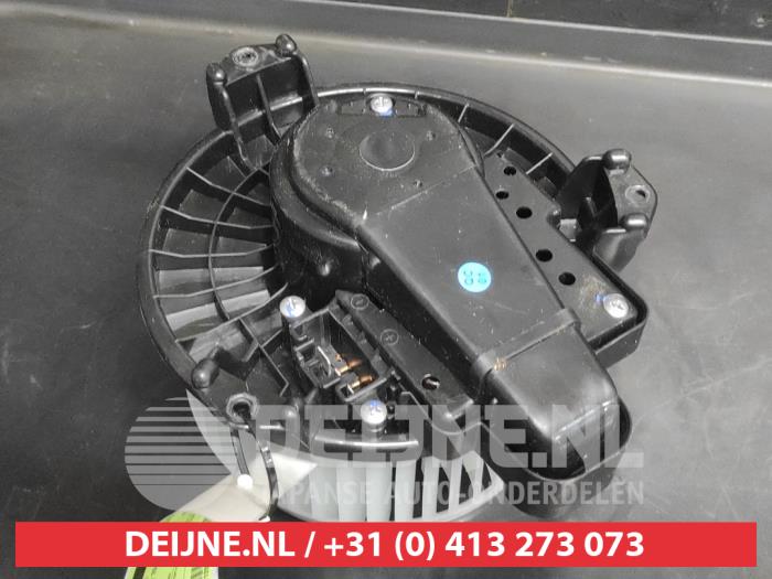 Toyota Rav-4 Kachel Ventilatiemotor O731120