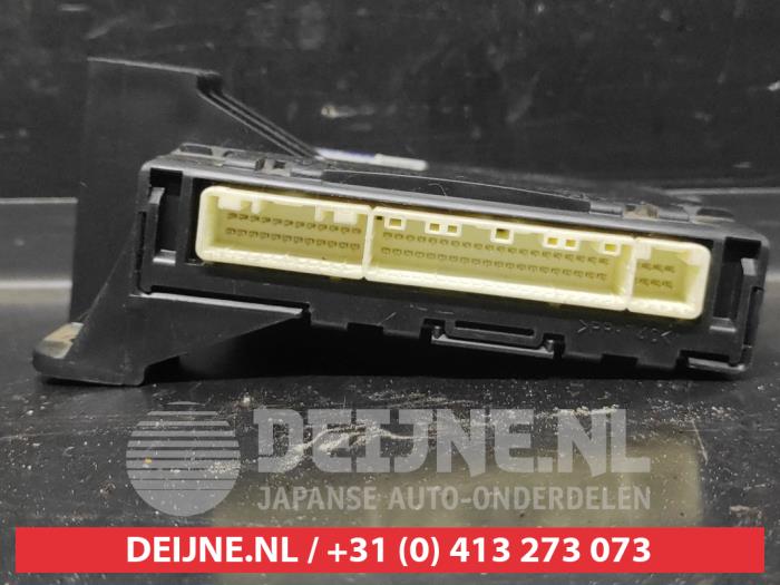 Computer Airco van een Toyota RAV4 (A3) 2.0 16V Valvematic 4x4 2011