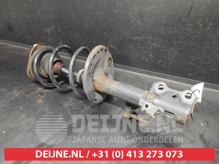 Toyota Rav-4 Stoßdämpferstrebe rechts vorne O731157