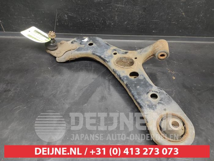 Toyota Rav-4 Draagarm onder links-voor O731158