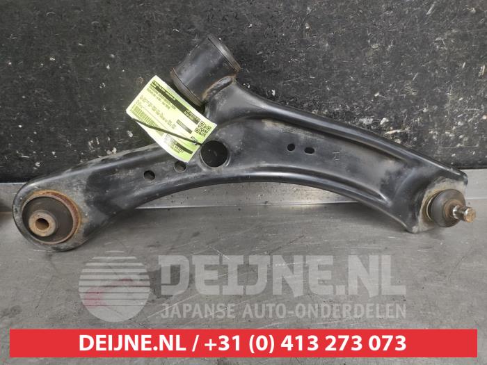 Suzuki SX-4 Draagarm onder rechts-voor O731215