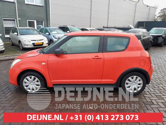 Suzuki Swift Fenster 2-türig links hinten O731332