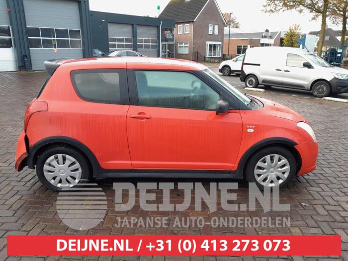 Suzuki Swift Fenster 2-türig rechts hinten O731338