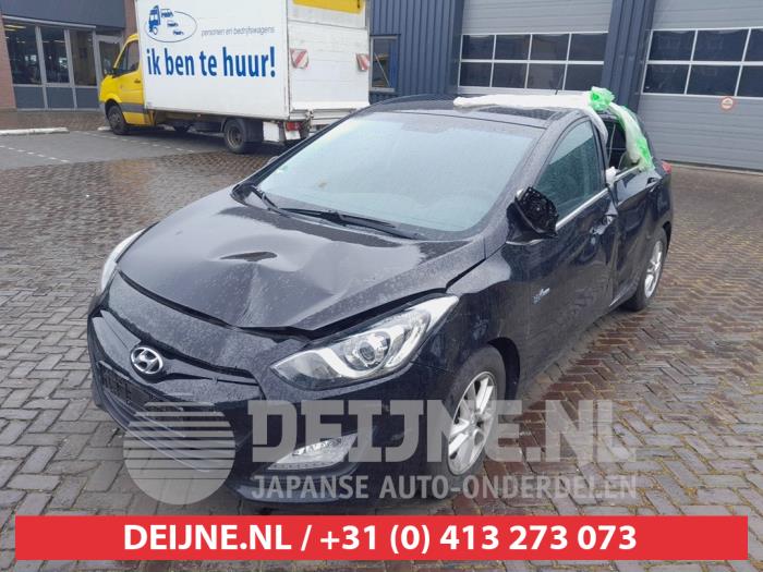 Hyundai I30 Koplamp links O731360