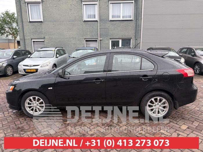 Mitsubishi Lancer Türscheibe 4-türig links hinten O731629