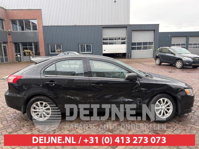 Mitsubishi Lancer Türscheibe 4-türig rechts vorne O731646