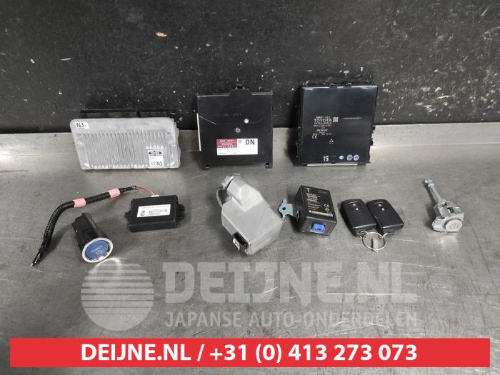 Toyota Yaris Engine management computer O731744