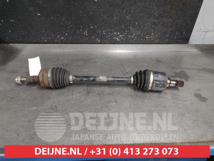 Gebruikte Aandrijfas links-voor Kia Sportage (SL) 2.0 CVVT 16V 4x2 Prijs op aanvraag aangeboden door V.Deijne Jap.Auto-onderdelen BV
