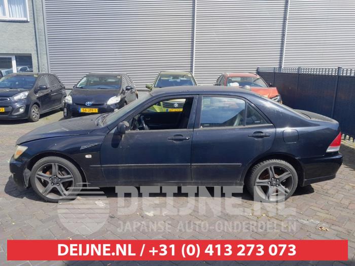 Lexus IS Rear door 4-door, left O731797