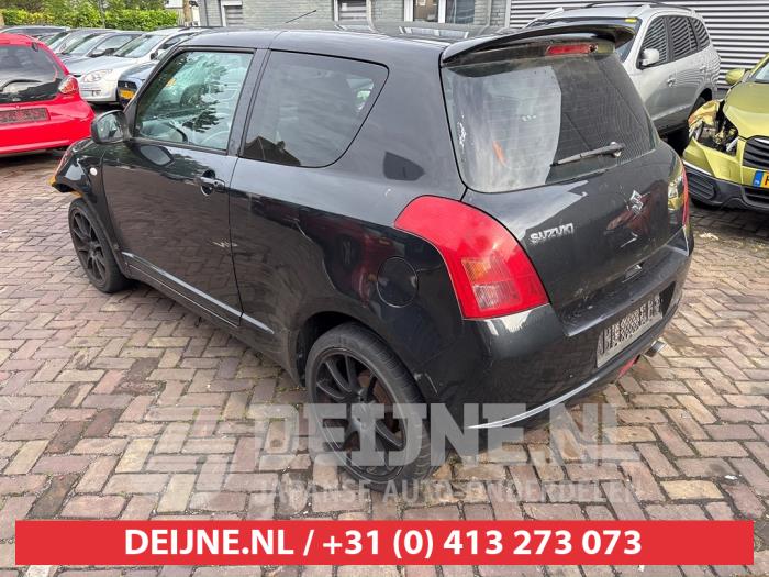 Suzuki Swift Achterlicht links O731929