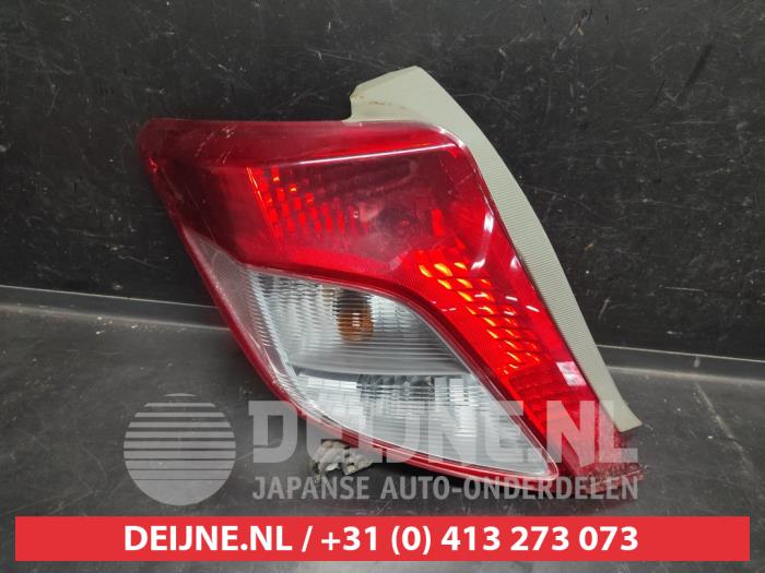 Toyota Yaris Achterlicht links O732029