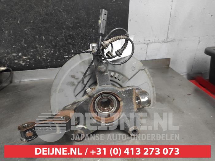Nissan Juke Fusee rechts-voor O732318