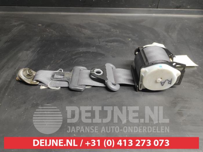 Daihatsu Terios Rear seatbelt, right O732567