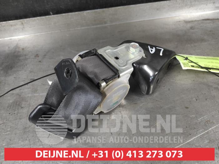 Mitsubishi Lancer Rear seatbelt, left O732696