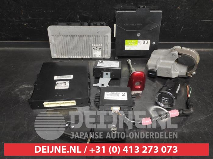 Toyota Yaris Kontaktslot+Sleutel O732821