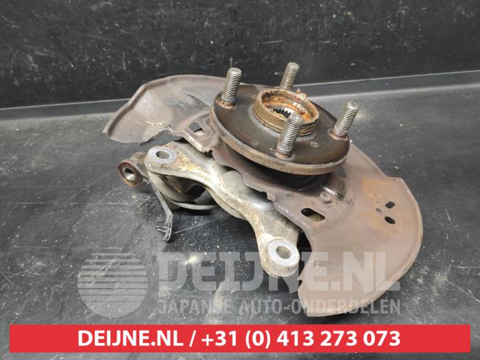 Toyota Yaris Fusee links-voor O732841