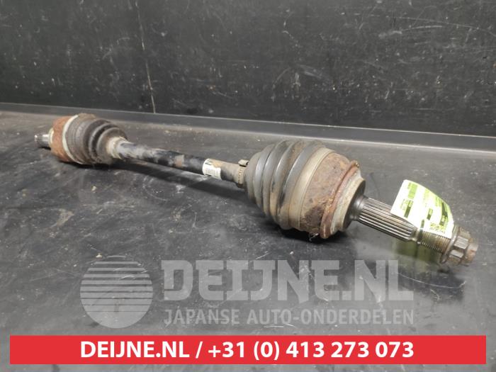 Toyota Yaris Aandrijfas links-voor O732842