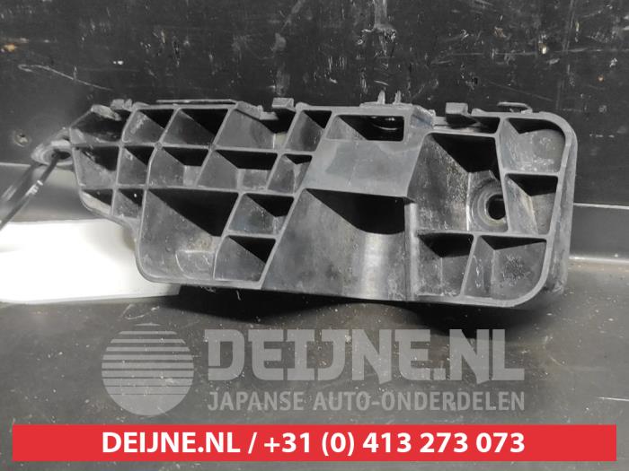 Suzuki Swift Bumpersteun rechts-voor O732928