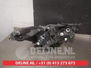 Mazda 2 Hybrid Koplamp links O732986 foto 2