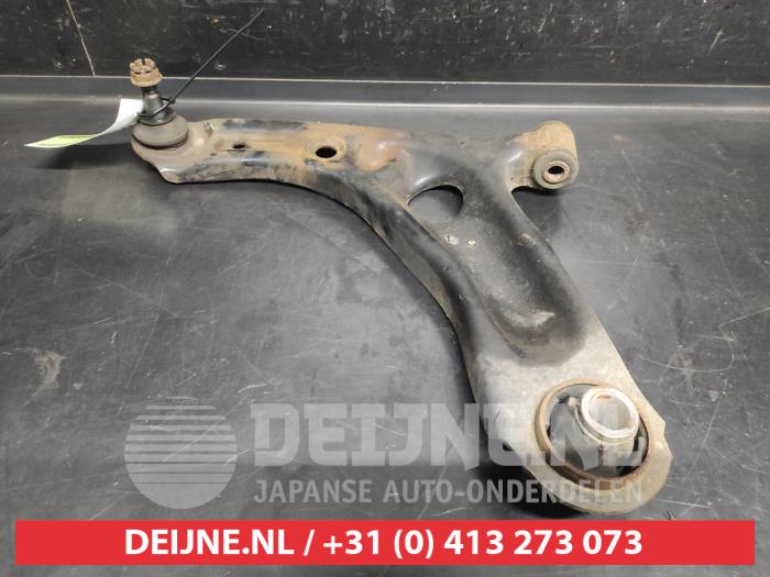 Toyota Aygo Draagarm onder links-voor O733011