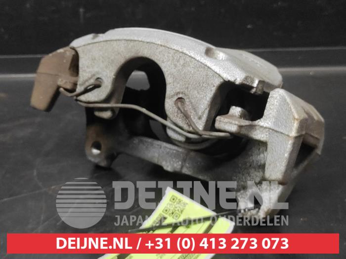 Toyota Yaris Remklauw (Tang) links-voor O733139
