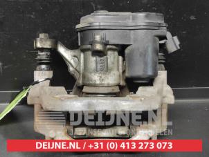 Toyota Yaris Rear brake calliper, right O733143 photo 3