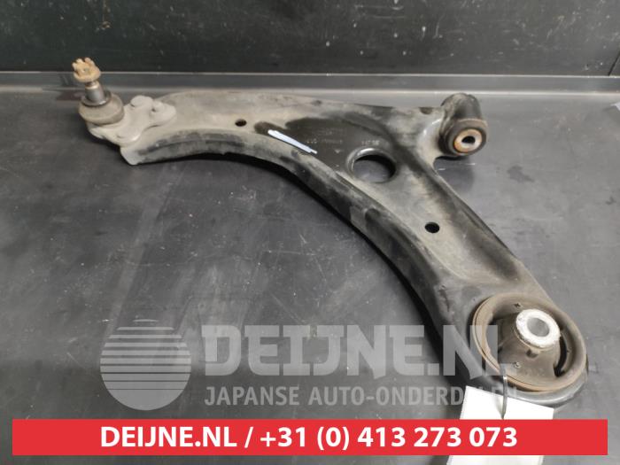 Toyota Yaris Front lower wishbone, left O733158