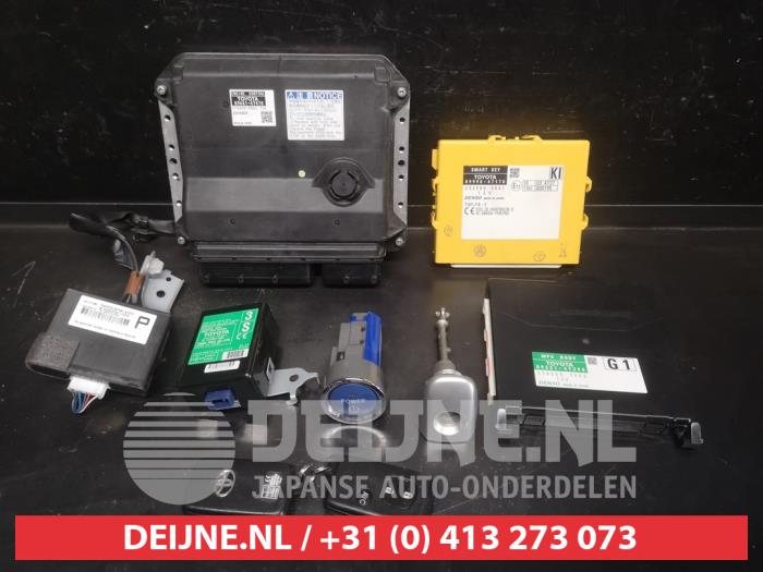 Toyota Prius Engine management computer O733240